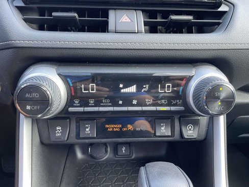 Certified 2020 Toyota RAV4 XLE image 30
