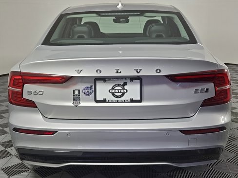 Certified 2025 Volvo S60 B5 Core image 11