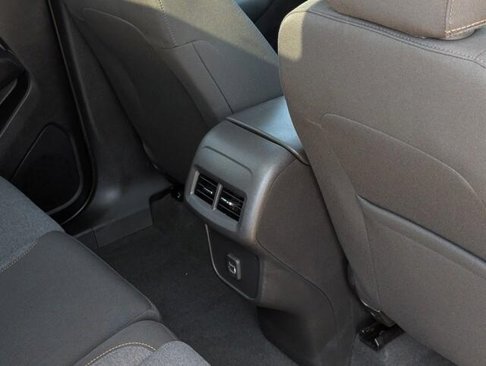 Used 2023 Chevrolet Equinox LT image 36