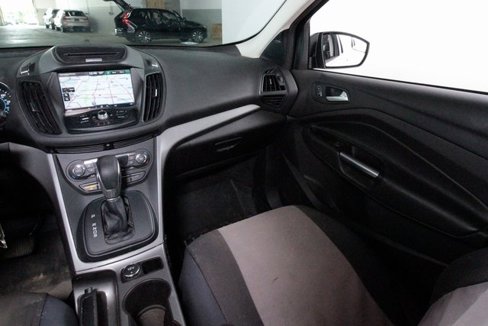 Used 2015 Ford Escape SE w/ SE Chrome Package image 9