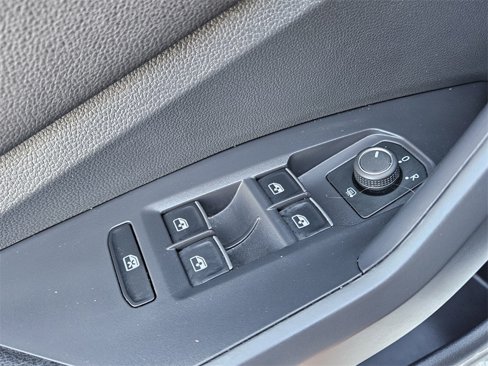 Certified 2024 Volkswagen Jetta Sport image 40