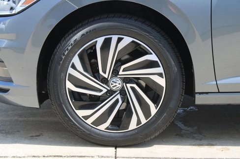 Certified 2020 Volkswagen Jetta SEL Premium image 31