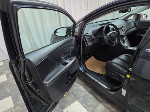 Used 2013 Toyota Venza LE image 9