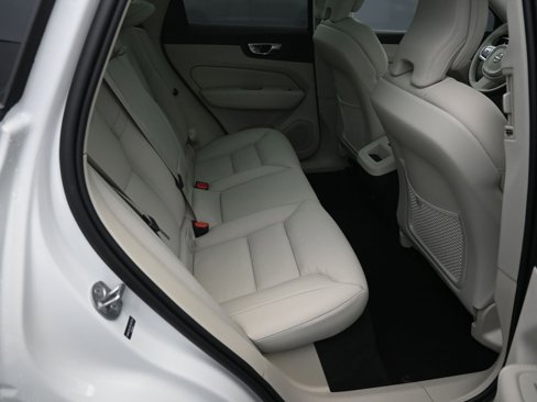 New 2025 Volvo XC60 B5 Core w/ Climate Package image 33