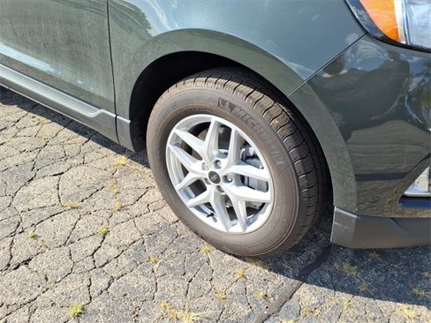 Used 2024 Ford Edge SEL w/ Convenience Package image 4