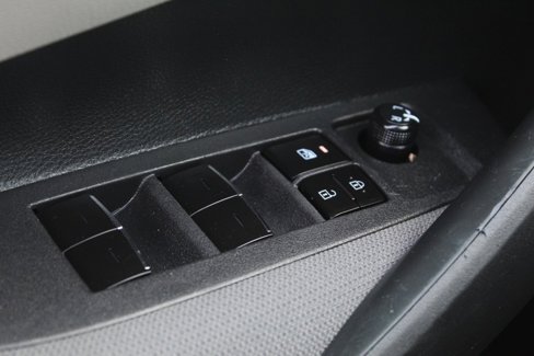 Used 2021 Toyota Corolla LE image 21