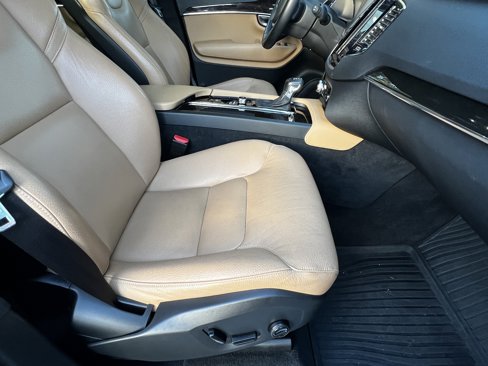 Used 2018 Volvo XC90 T6 Momentum w/ Convenience Package image 44