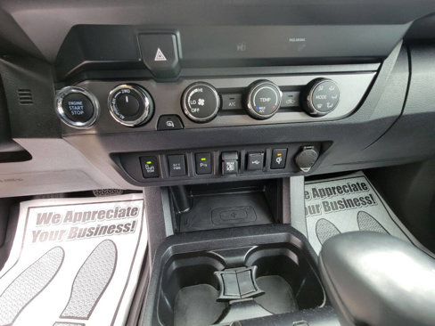 Used 2020 Toyota Tacoma 4x4 Double Cab image 17