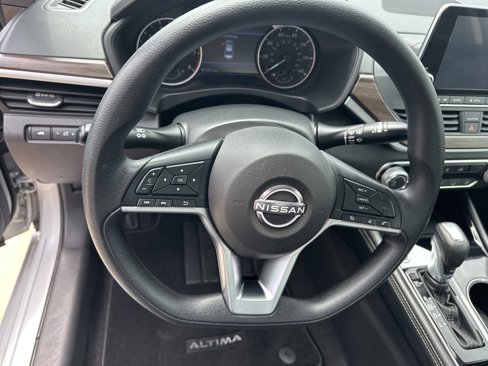 Used 2023 Nissan Altima 2.5 SV image 8