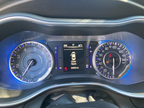 Used 2015 Chrysler 200 Limited w/ Spring Special Group image 19