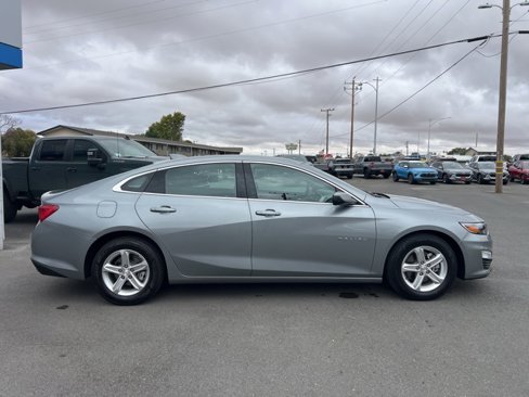 Used 2024 Chevrolet Malibu LT image 3