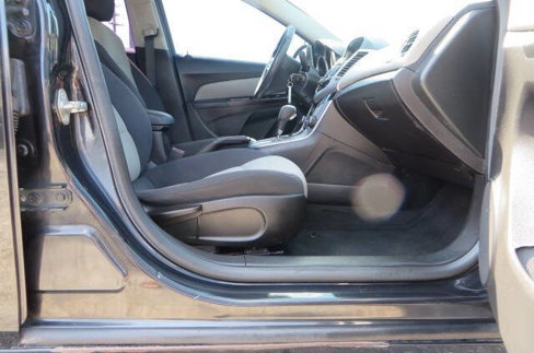 Used 2013 Chevrolet Cruze LS image 18
