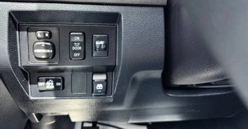 Used 2017 Toyota Tundra SR5 w/ SR5 Upgrade Package image 19