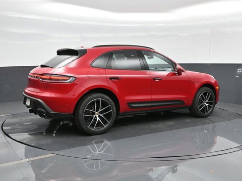 Used 2025 Porsche Macan image 7