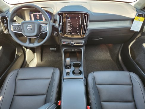 New 2025 Volvo XC40 B5 Core w/ Protection Package image 14