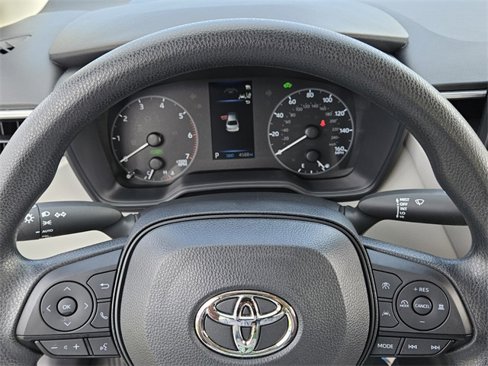 Used 2025 Toyota Corolla XLE image 25
