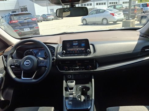 Certified 2021 Nissan Rogue SV image 15