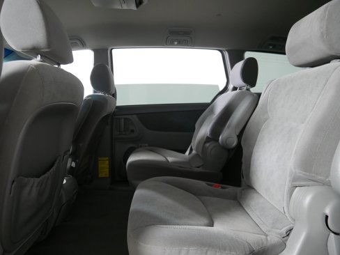 Used 2004 Toyota Sienna XLE image 32