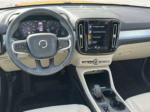 Used 2020 Volvo XC40 T5 Momentum w/ Protection Package Premier image 20