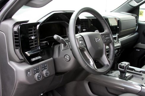 Used 2025 Chevrolet Silverado 1500 ZR2 w/ Technology Package image 23