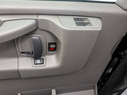 Used 2015 Chevrolet Express 2500 LS image 22