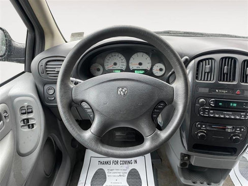 Used 2006 Dodge Caravan SXT image 12
