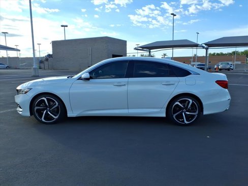 Used 2018 Honda Accord Sport image 11