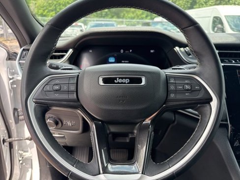 Certified 2022 Jeep Grand Cherokee Altitude image 10