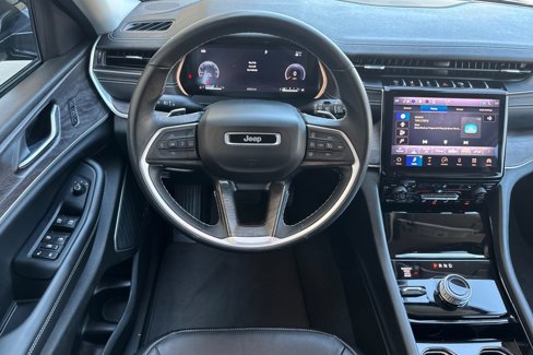 Used 2022 Jeep Grand Cherokee Limited image 14