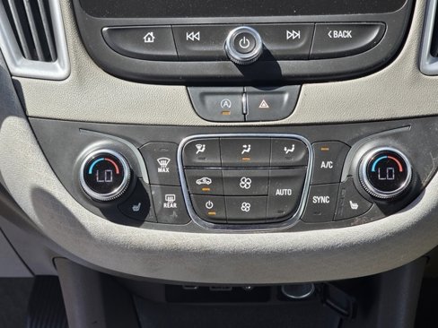 Used 2022 Chevrolet Malibu LT image 12