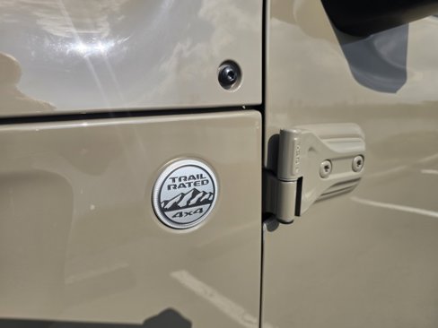 Used 2020 Jeep Gladiator Sport w/ Quick Order Package 24S image 15
