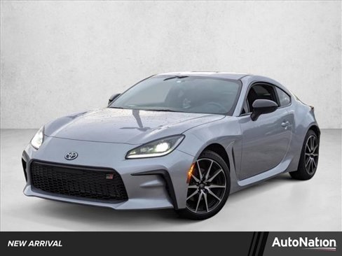 Used 2025 Toyota GR86 image 1