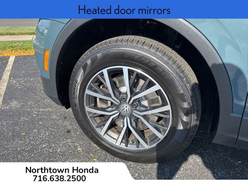 Used 2020 Volkswagen Tiguan SE w/ Panoramic Sunroof Package image 11