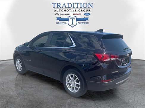 Used 2024 Chevrolet Equinox LT image 3