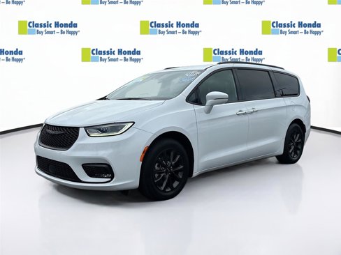 Used 2021 Chrysler Pacifica Touring w/ S Appearance Package image 3