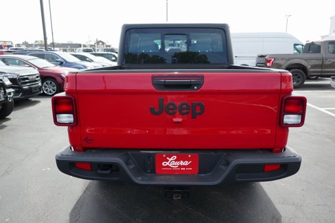 Used 2024 Jeep Gladiator Sport image 5