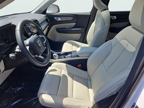 Used 2023 Volvo XC40 B5 Plus w/ Driver Assist Package image 34
