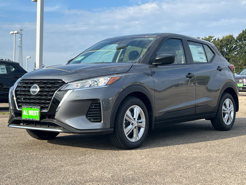 New 2025 Nissan Kicks Play S image 3