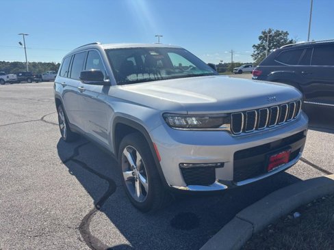 Used 2021 Jeep Grand Cherokee L Limited w/ Trailer Tow Group (B) image 2