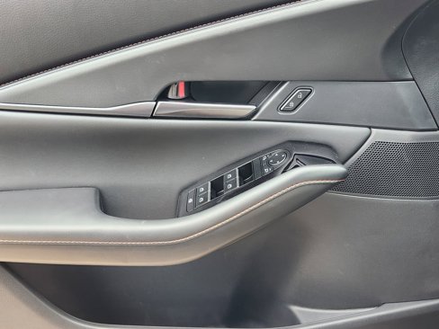 New 2025 MAZDA CX-30 Carbon image 20