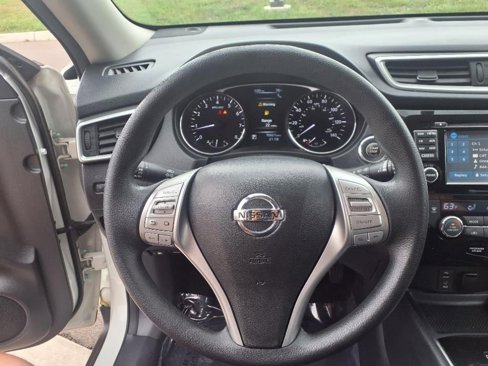 Used 2016 Nissan Rogue SV w/ SV Premium Package image 15