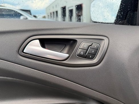 Used 2017 Ford Escape Titanium image 7