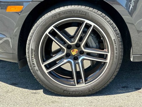 Used 2021 Porsche Macan S image 25