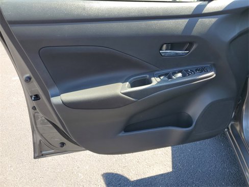 Used 2022 Nissan Versa SV image 20