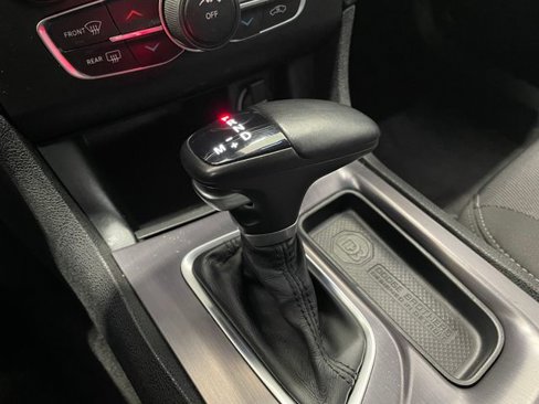 Used 2018 Dodge Charger SXT image 24
