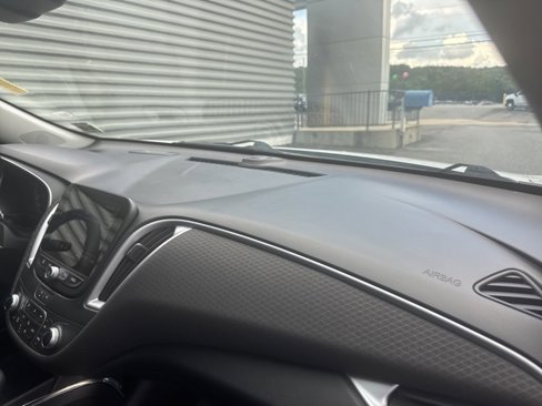 Used 2023 Chevrolet Malibu LT image 34