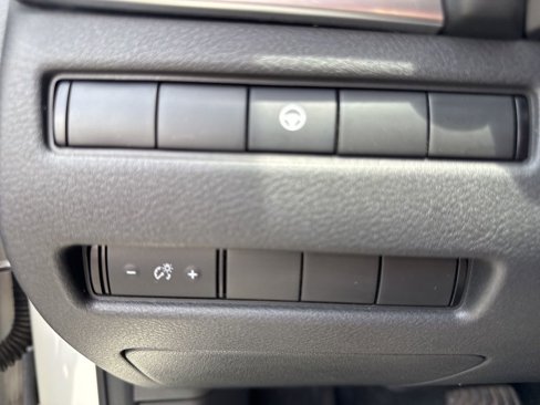 Used 2021 Nissan Rogue SV image 35