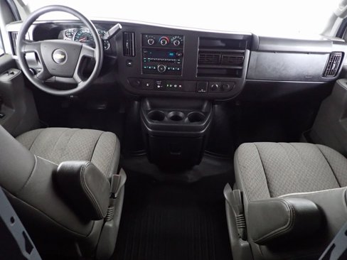 Used 2018 Chevrolet Express 2500 image 17