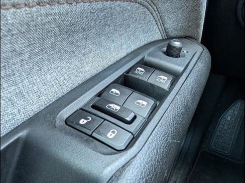 Used 2023 Jeep Compass Latitude w/ Sun and Sound Group image 19