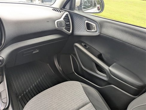 Used 2021 Kia Soul S image 16
